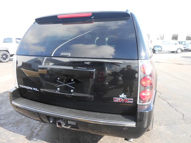 GMC Yukon XL 2008 photo 3