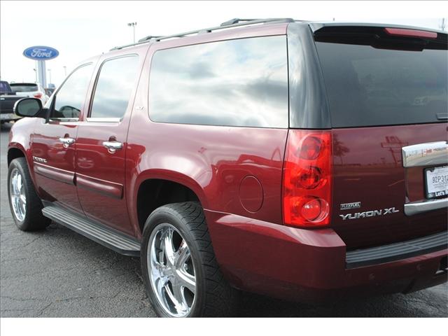 GMC Yukon XL 2008 photo 3