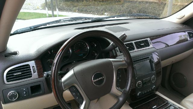 GMC Yukon XL 2008 photo 3