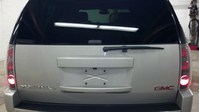 GMC Yukon XL 2008 photo 1