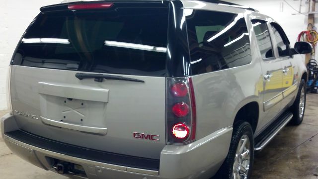 GMC Yukon XL 2008 photo 2