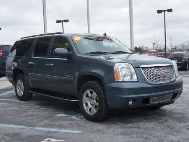 GMC Yukon XL 2008 photo 1