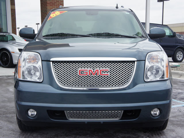 GMC Yukon XL 2008 photo 2