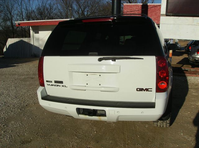 GMC Yukon XL 2008 photo 1