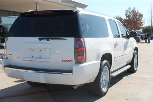 GMC Yukon XL 2009 photo 2