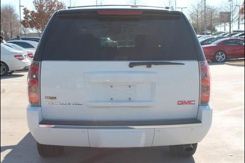 GMC Yukon XL 2009 photo 3
