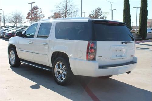 GMC Yukon XL 2009 photo 4