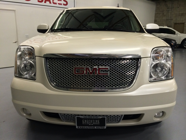 GMC Yukon XL 2009 photo 3