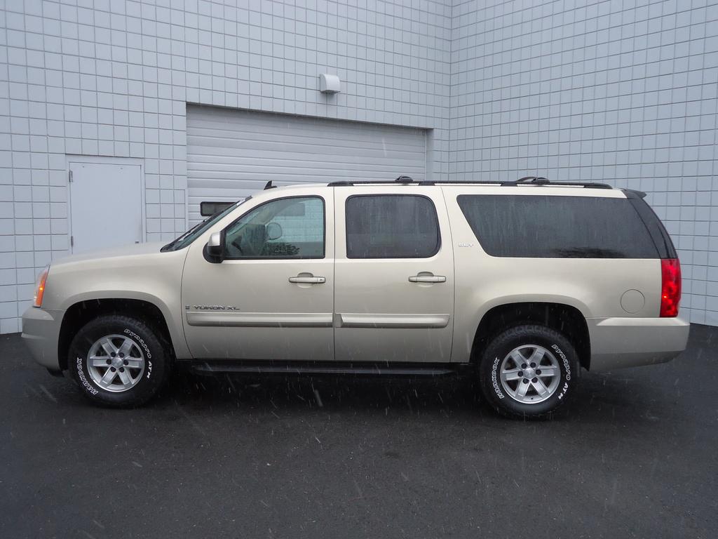 GMC Yukon XL 2009 photo 1