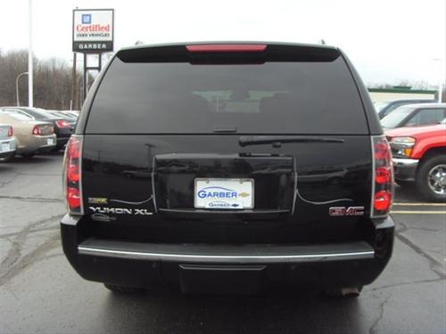 GMC Yukon XL 2009 photo 3