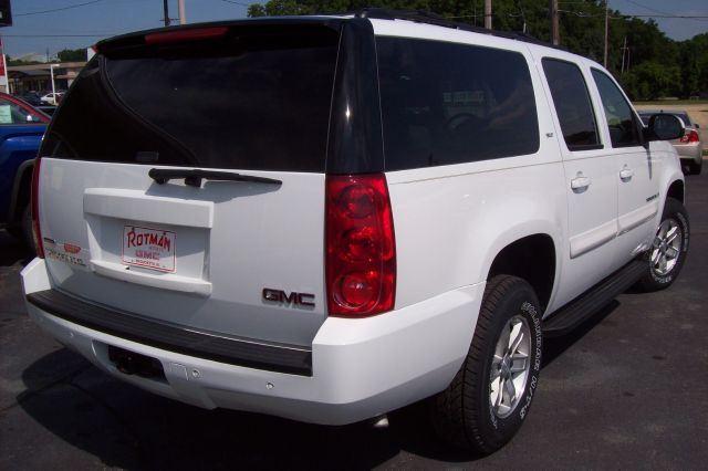 GMC Yukon XL 2009 photo 2