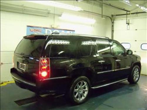 GMC Yukon XL 2009 photo 3