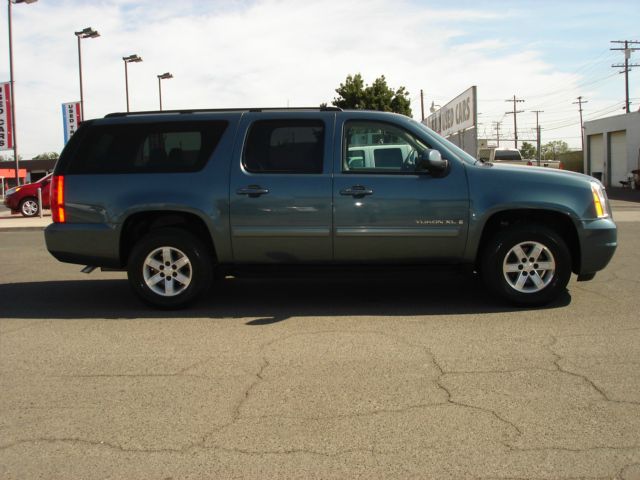 GMC Yukon XL 2009 photo 3