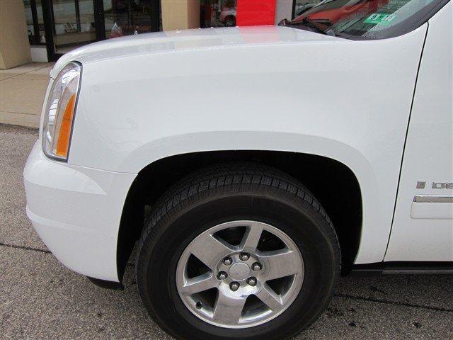 GMC Yukon XL 2009 photo 1