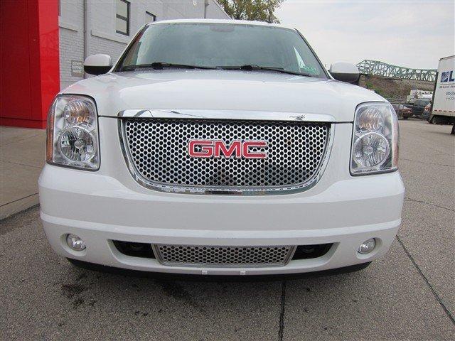 GMC Yukon XL 2009 photo 2