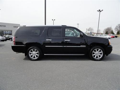 GMC Yukon XL 2009 photo 2