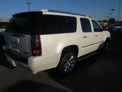 GMC Yukon XL 2009 photo 4