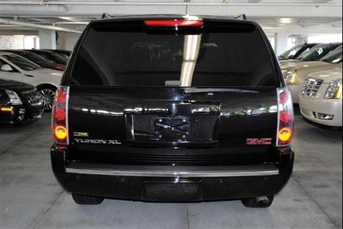 GMC Yukon XL 2009 photo 1