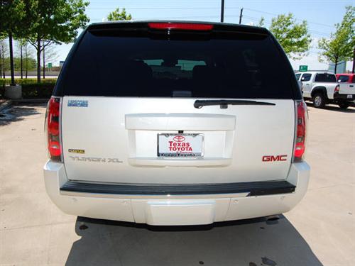 GMC Yukon XL 2009 photo 2