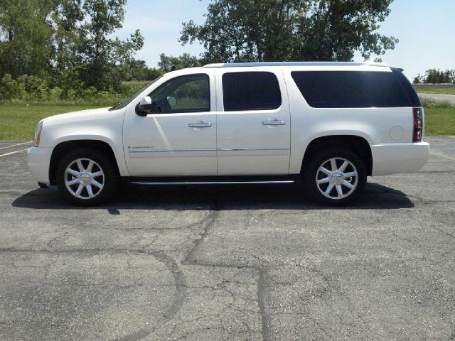 GMC Yukon XL 2009 photo 3