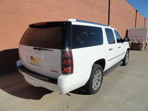 GMC Yukon XL 2009 photo 2