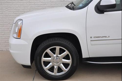 GMC Yukon XL 2009 photo 1