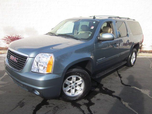 GMC Yukon XL 2010 photo 1