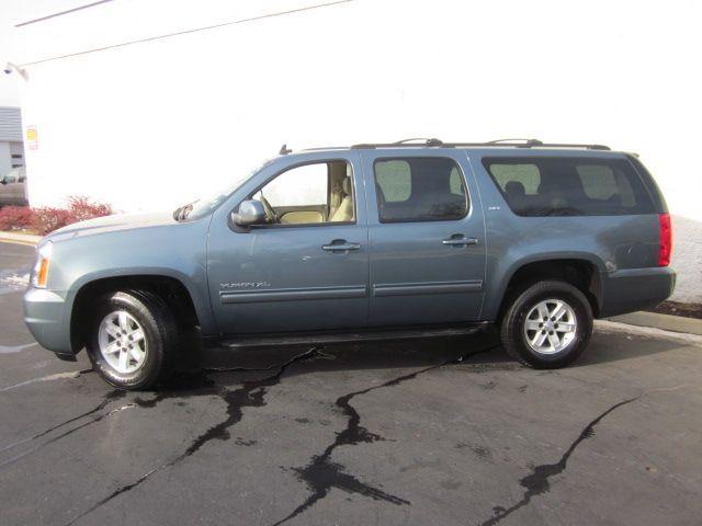 GMC Yukon XL 2010 photo 2