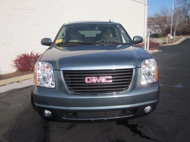 GMC Yukon XL 2010 photo 3