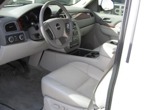GMC Yukon XL 2010 photo 1