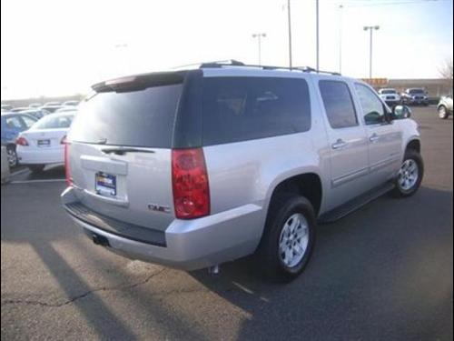 GMC Yukon XL 2010 photo 1