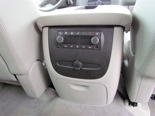 GMC Yukon XL 2010 photo 1