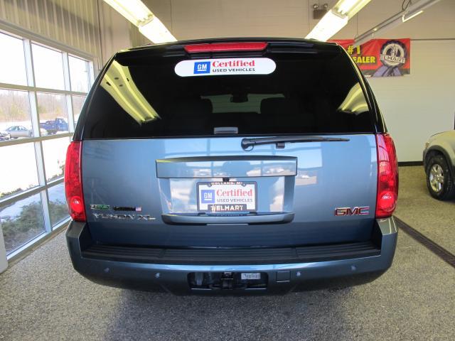 GMC Yukon XL 2010 photo 1