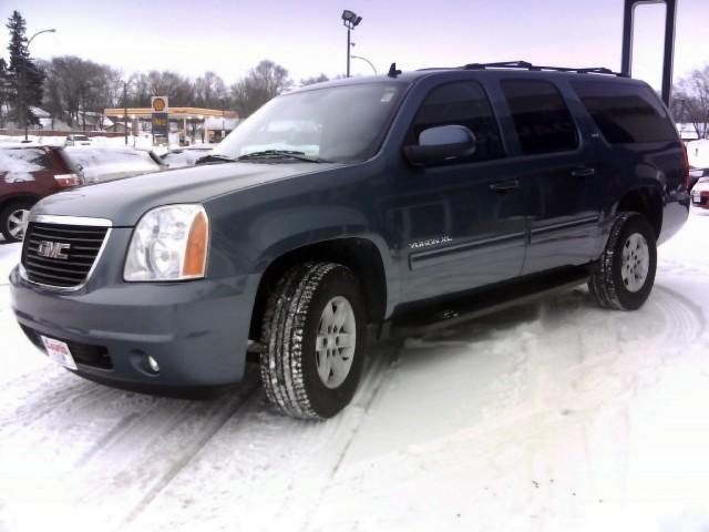 GMC Yukon XL 2010 photo 1