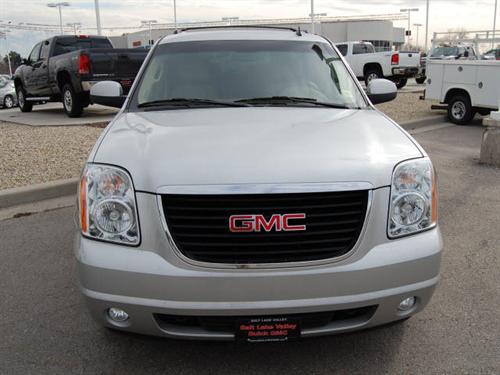 GMC Yukon XL 2010 photo 3
