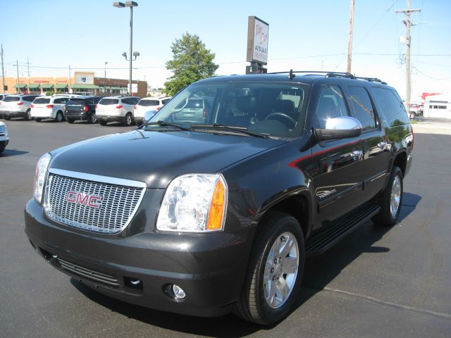 GMC Yukon XL 2010 photo 0
