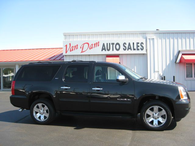 GMC Yukon XL 2010 photo 3