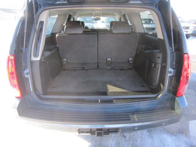 GMC Yukon XL 2010 photo 4