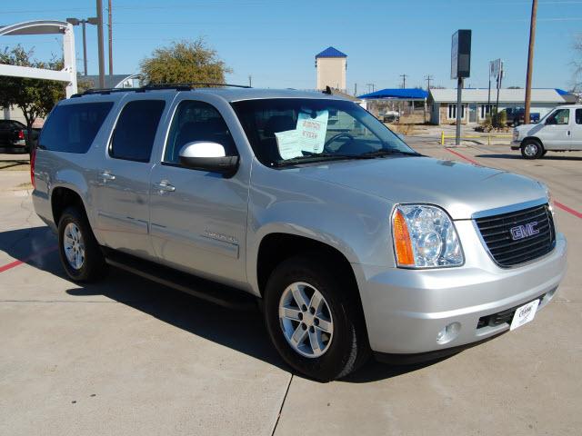 GMC Yukon XL 2010 photo 1