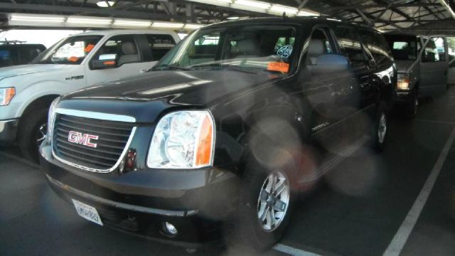 GMC Yukon XL 2010 photo 0