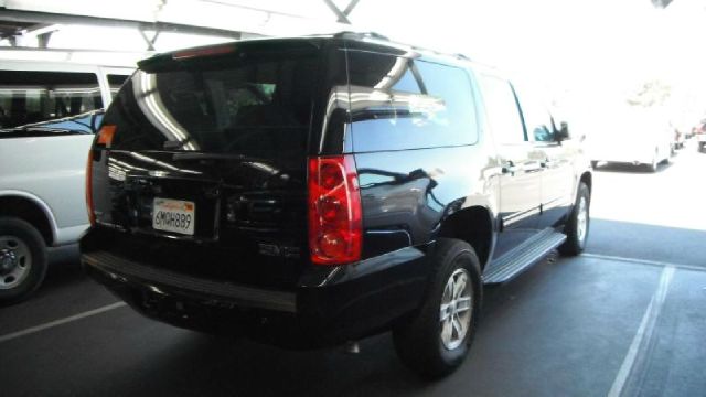GMC Yukon XL 2010 photo 3
