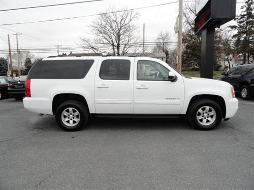 GMC Yukon XL 2010 photo 2