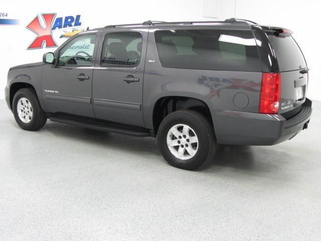 GMC Yukon XL 2010 photo 1