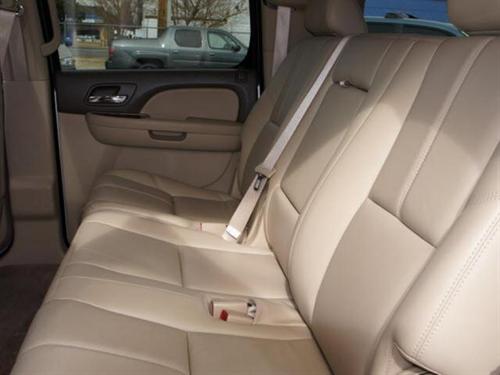 GMC Yukon XL 2010 photo 2