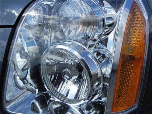 GMC Yukon XL 2010 photo 2