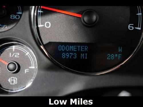 GMC Yukon XL 2010 photo 2