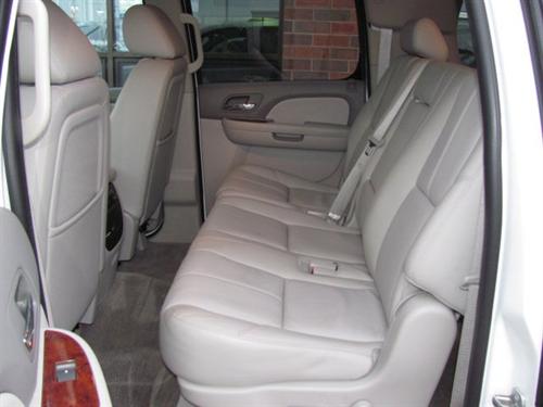 GMC Yukon XL 2010 photo 1