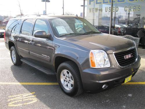 GMC Yukon XL 2010 photo 2