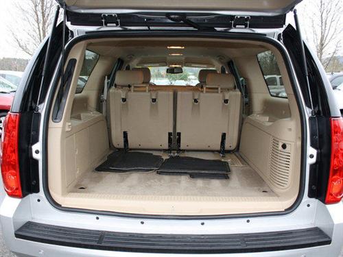 GMC Yukon XL 2010 photo 2