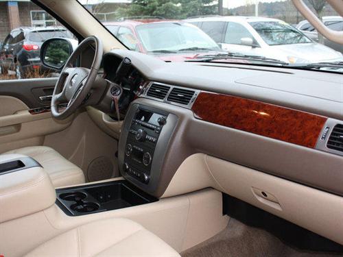 GMC Yukon XL 2010 photo 1